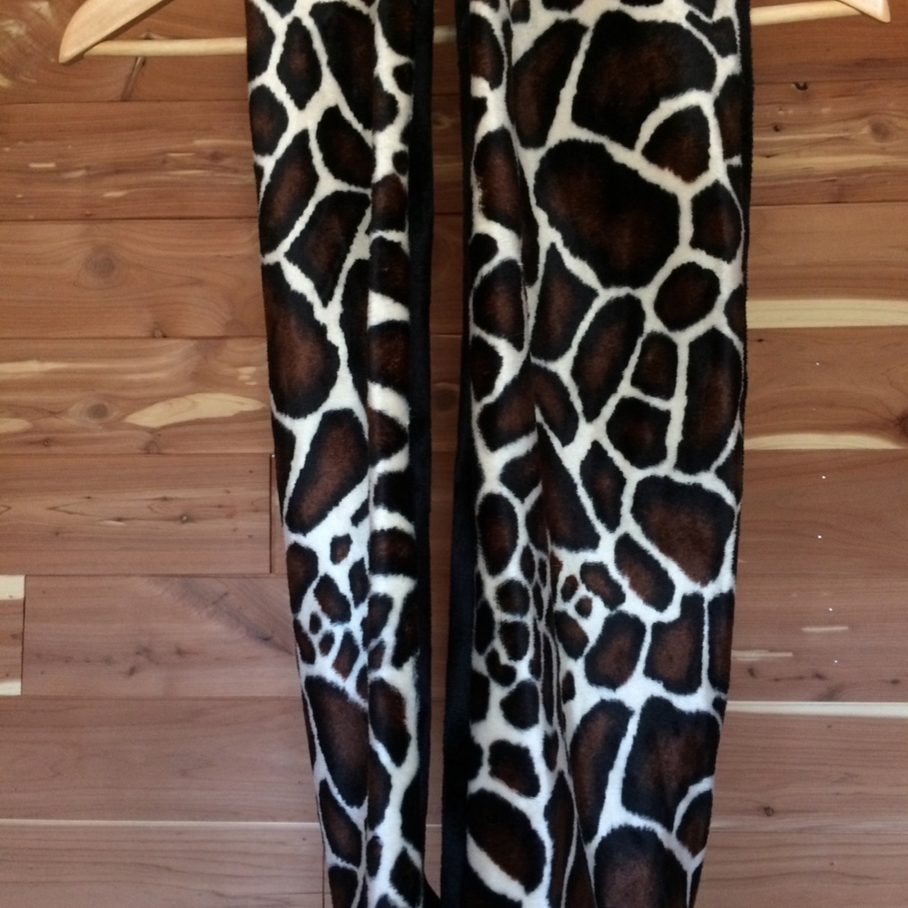 Giraffe-Print Velour Infinity Scarf - Picture 2 of 3